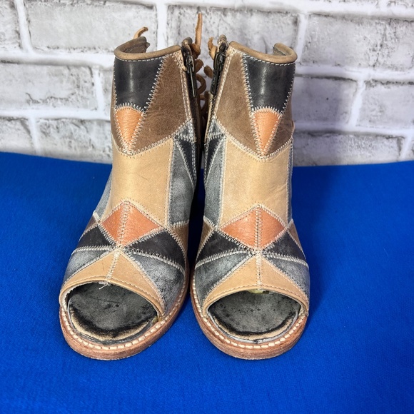 🦅|•FREEBIRD BY STEVEN•| BAY Patchwork Bootie Sandal Lace Up Back Size 9 - Picture 5 of 12